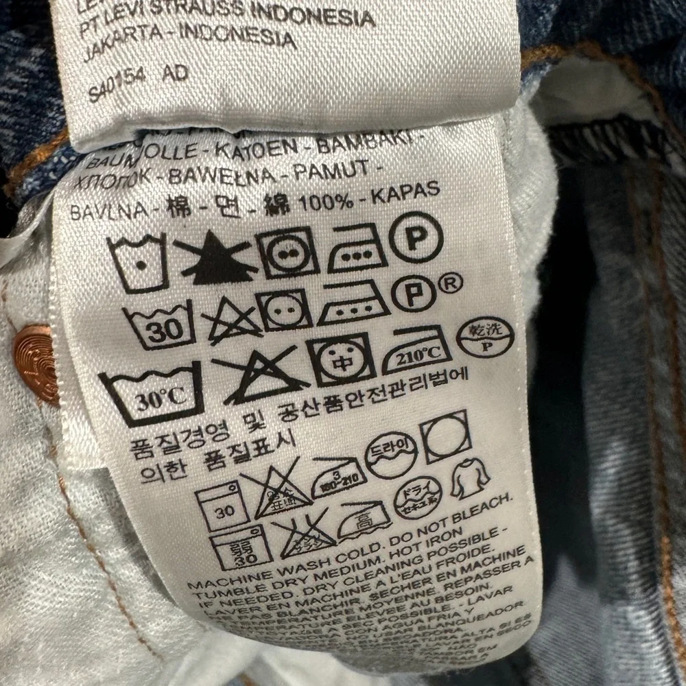 Levi’s 501 Straight Original Men’s Button Fly Heavily Distressed Blue Jeans 38